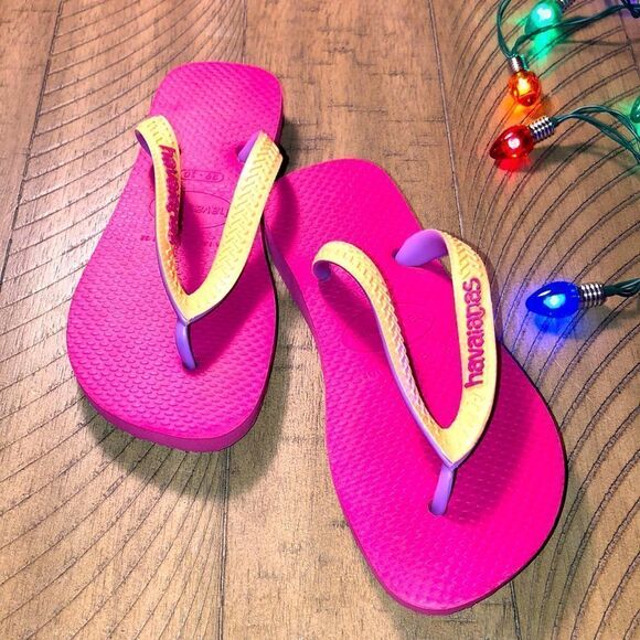 🏖️ HOST PICK 2/13 Pink 🌸 & Orange 🍊 Havianas. Pool 🏊🏻‍♀️ beach 🏝️ EUC. C13 - Picture 1 of 9